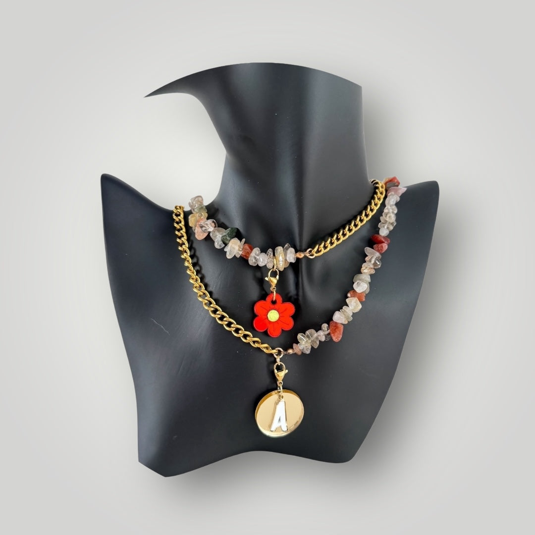 Collar Doble flor e inicial